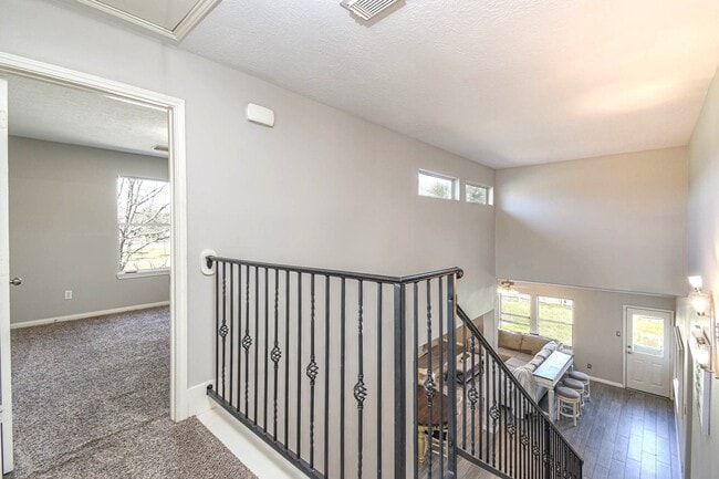 Building Photo - 245 Lake Estates Dr