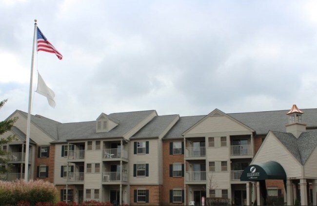 Primary Photo - Oakmont Manor