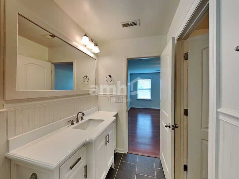 Building Photo - 12851 Clydesdale Dr