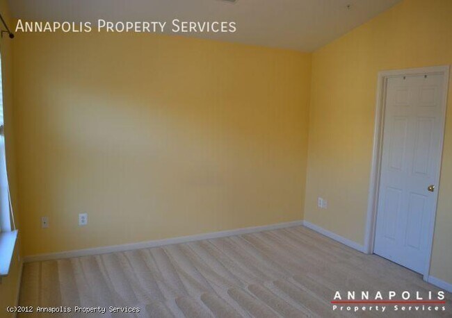 Building Photo - 2701 Thornbrook Ct