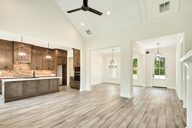 Building Photo - 5011 Jon Oak Dr