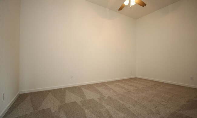 Building Photo - 23715 Fernbriar St