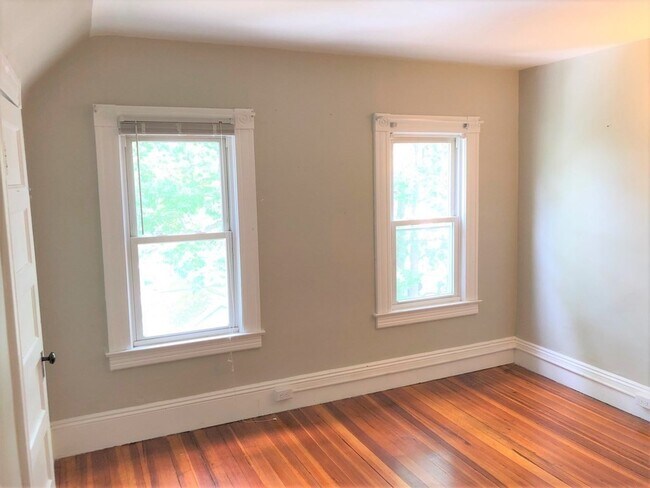 Building Photo - 17 Kenwood Terrace