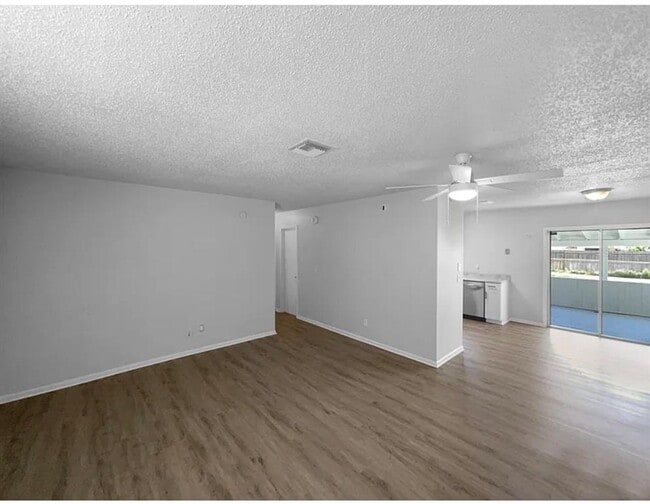 Building Photo - 1541 SW Curry St