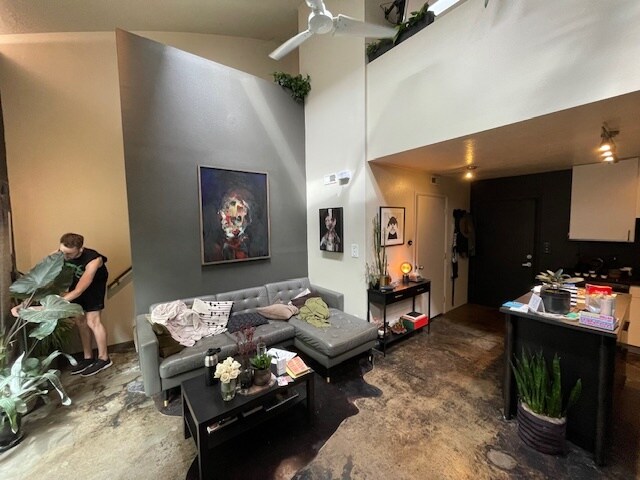 Building Photo - 440 W 900 S