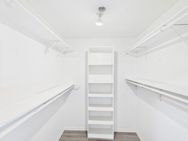 Building Photo - 7611 Hopewell Ln