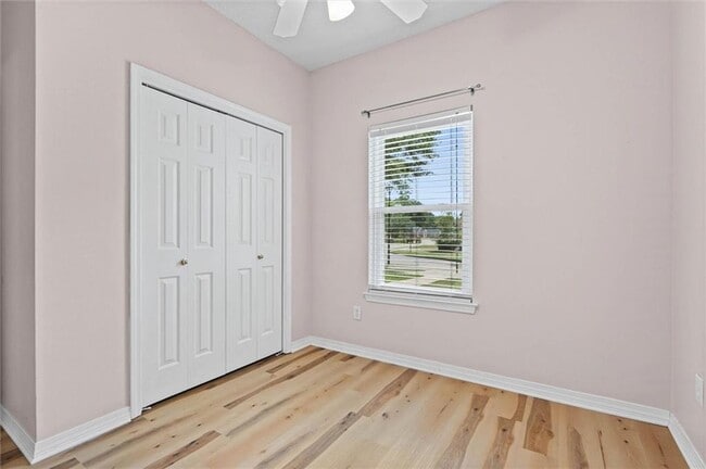 Building Photo - 732 Willow Bridge Dr W
