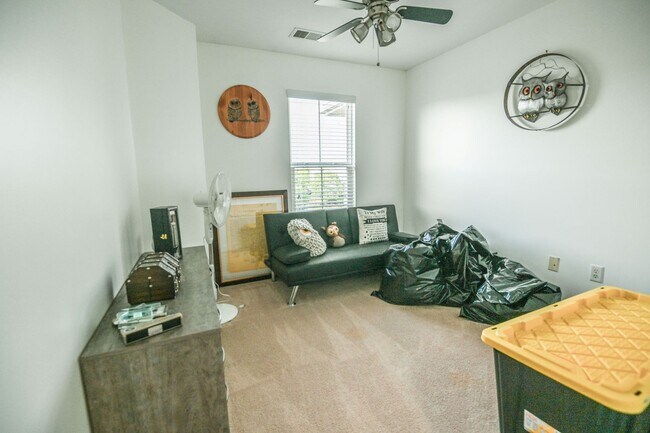 Building Photo - Piney Orchard Townhome