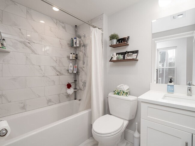 Building Photo - 45 L St