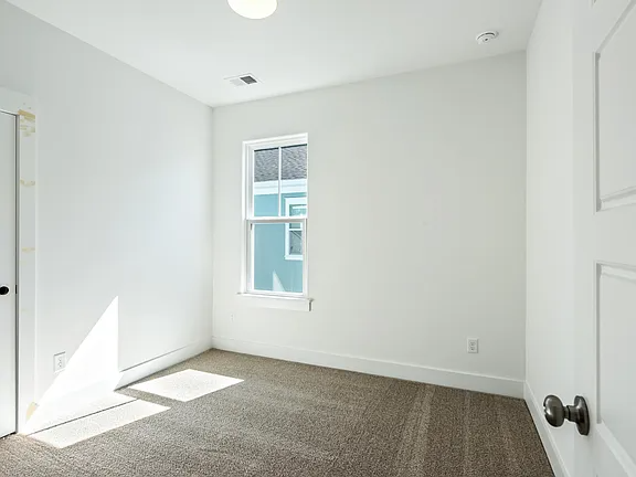 Building Photo - 507 Sound Dr