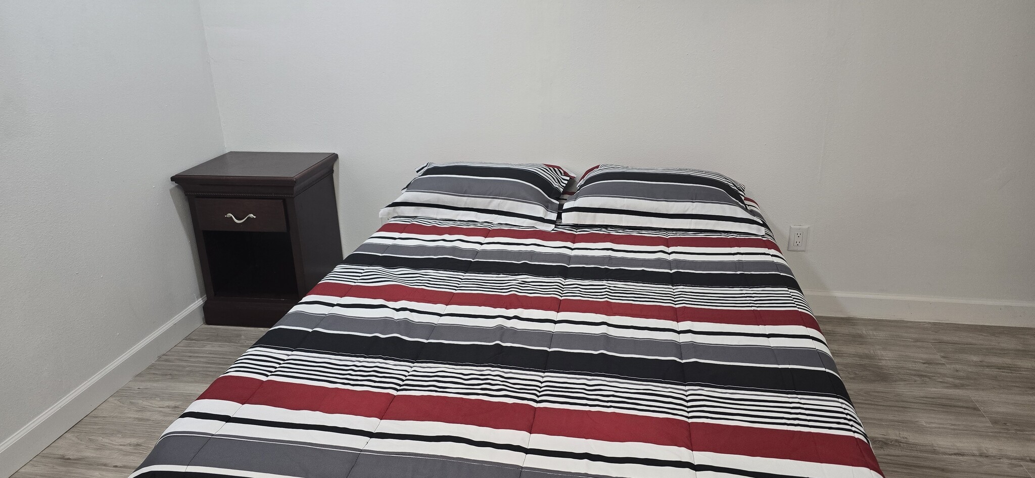 Building Photo - 551 Albatross Dr