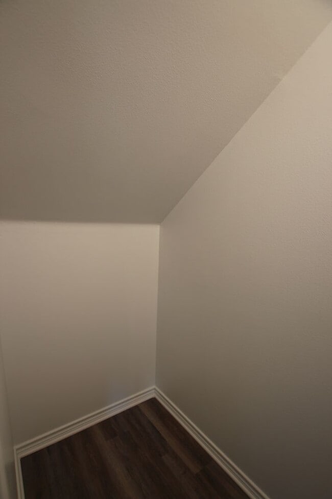 Building Photo - Coming Soon! Stunning 2 Bed 2.5 Bath 1 Car Garage Townhome in Tyler!