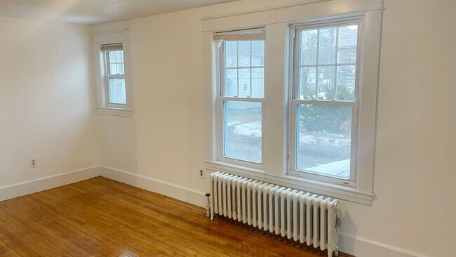 Building Photo - 73-75 Wallingford Ave