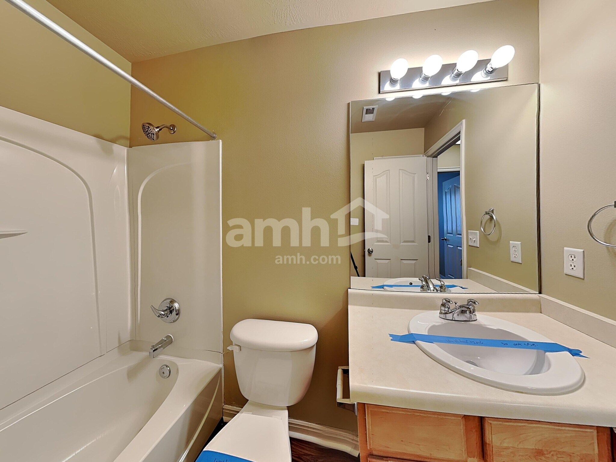 Building Photo - 4482 Heritage Dr