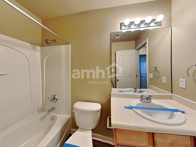 Building Photo - 4482 Heritage Dr