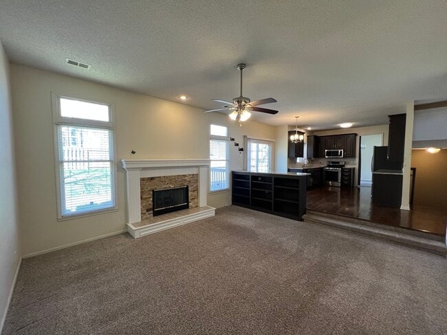 Building Photo - Welcome to this beautiful 4-bedroom, 2.5-b...