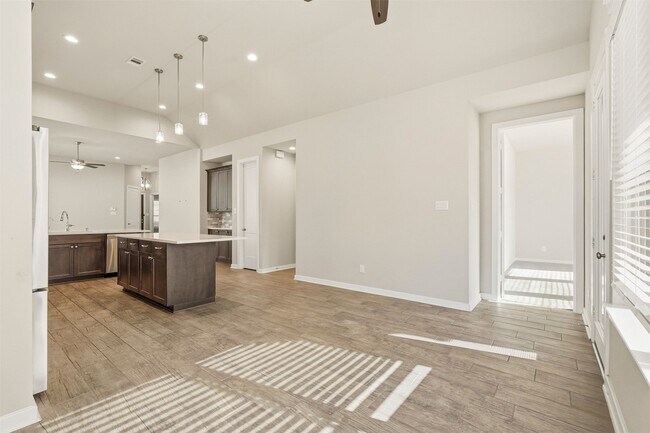 Building Photo - 1227 Carswell Grove Dr