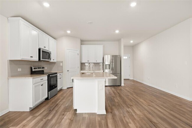 Building Photo - 105 Saviano Rd