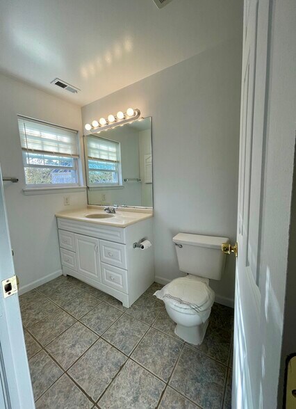 Bathoom - 95 Driftwood Ct