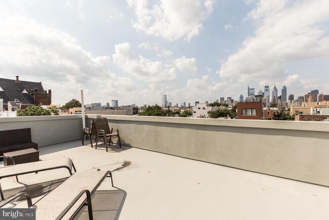 Building Photo - 1303 S Colorado St