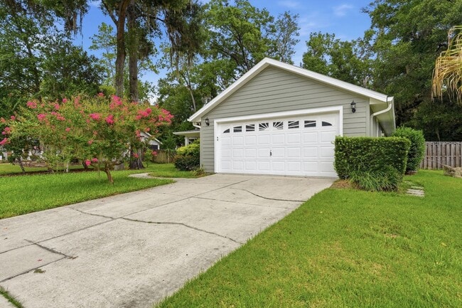 Building Photo - Upgraded 3 bedroom 2 bath home in Mentone