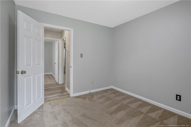 Building Photo - 3970 Loufield Dr