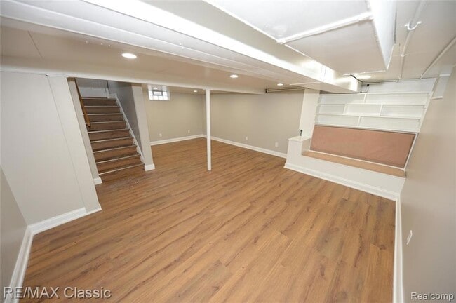 Building Photo - 3342 Prairie Ave