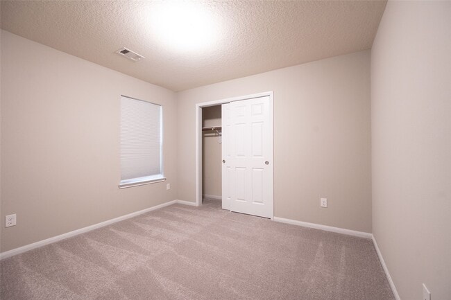 Building Photo - 9976 Western Ridge Way