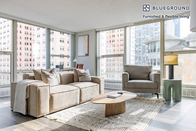 Building Photo - 5600 N Sheridan Rd