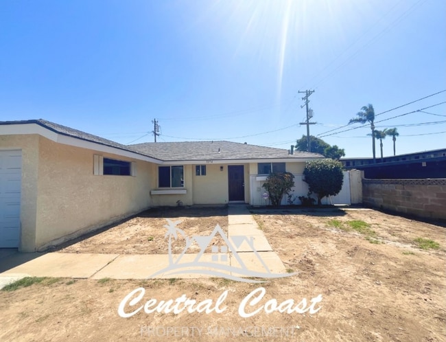 Building Photo - 0 W Camino Colegio