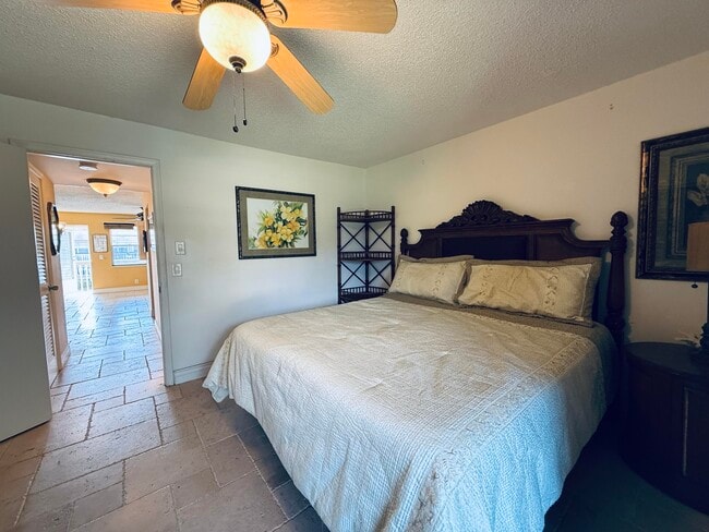 Building Photo - 159 Sussex H