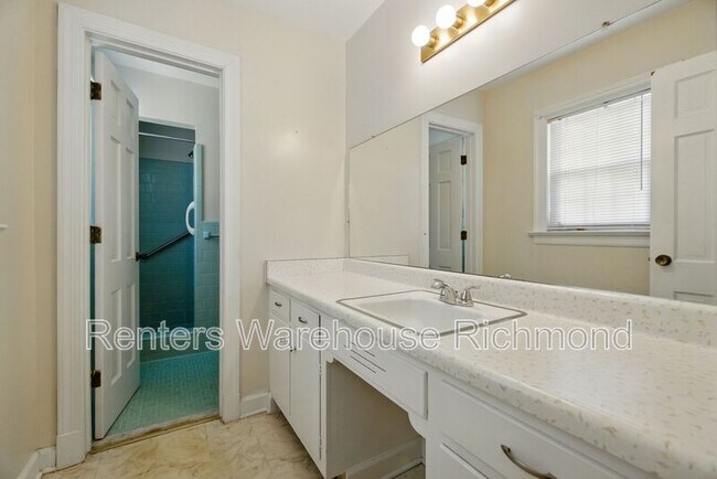 Building Photo - 4817 Stornoway Dr