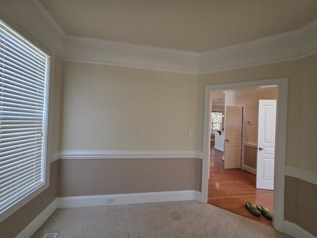 Building Photo - Spacious 4-Bedroom Home for Rent in Kings Grant Fayetteville – 15 Minutes from Fort Bragg