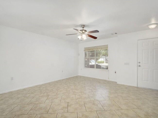 Building Photo - 13600 Briarcreek Loop