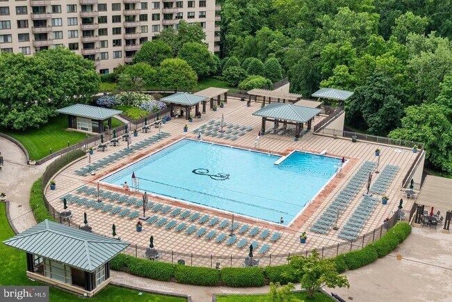 Building Photo - 5225 Pooks Hill Rd