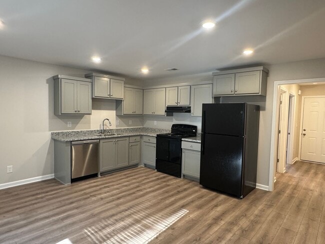 Building Photo - 203 Mountaindale Dr