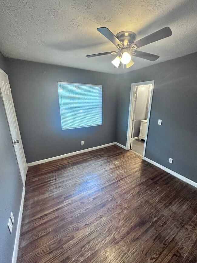 Building Photo - 3620 Effee St