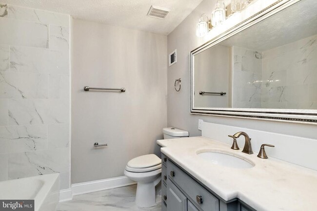 Building Photo - 3380 Longbow Ct