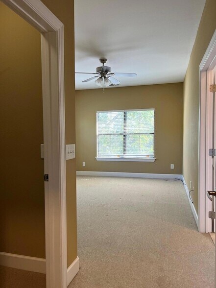 Building Photo - 38 Haven Cir