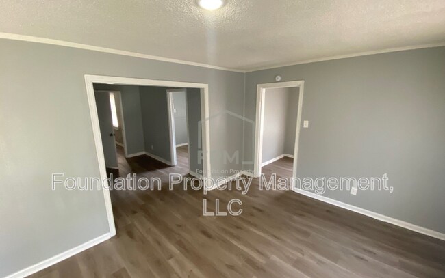 Building Photo - 1748 Benning St