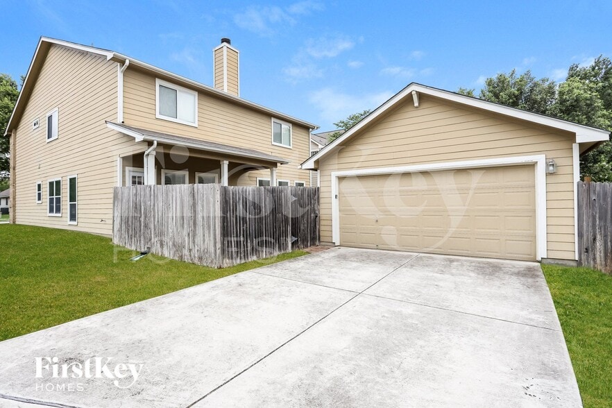 Building Photo - 101 Happy Tr