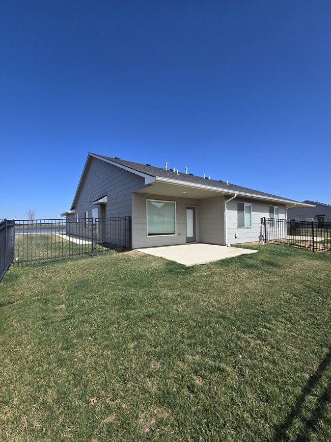 Building Photo - 12195 Fennec