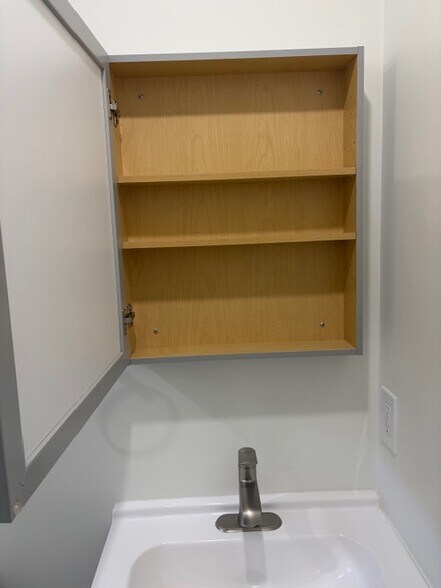 Building Photo - 4131 W 107th St