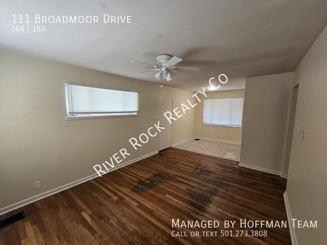 Building Photo - 111 Broadmoor Dr