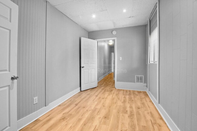 Building Photo - 1123 S Brook St