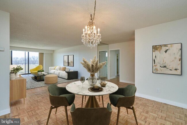 Building Photo - 1800 Old Meadow Rd