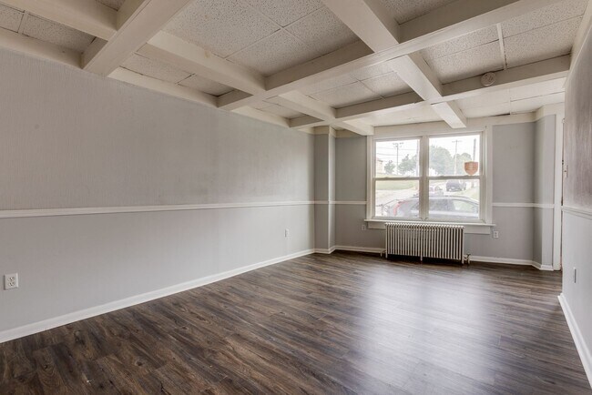 Building Photo - 2300 Arlington Ave