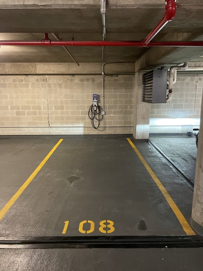 Building Photo - 501 N Clinton St