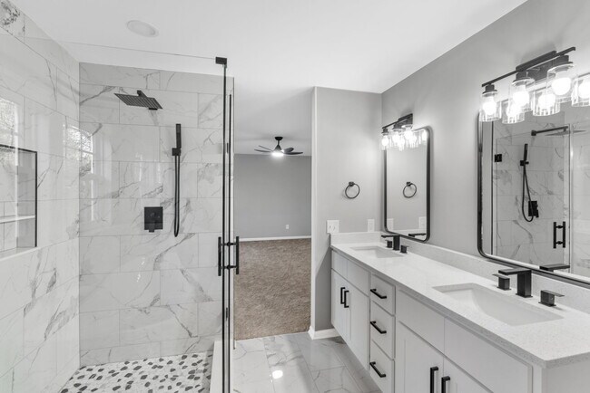 Building Photo - 1917 Grove Point Ct