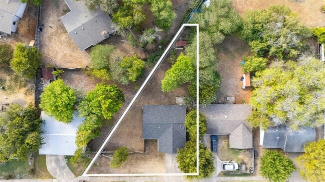 Building Photo - 2523 E Stassney Ln